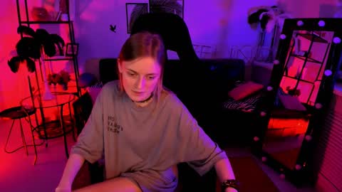 Snapshot of kiramontoyaa chatting on 02.18.25 Kira online show from 02.18.25