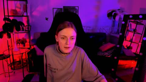 Snapshot of kiramontoyaa chatting on 02.18.25 Kira online show from 02.18.25