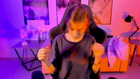 Snapshot of kiramontoyaa chatting on 02.27.25 Kira online show from 02.27.25