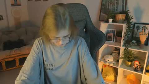 Snapshot of kiramontoyaa chatting on 03.02.25 Kira online show from 03.02.25