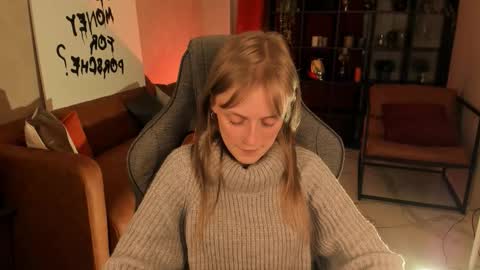 Snapshot of kiramontoyaa chatting on 09.26.25 Kira online show from 09.26.25