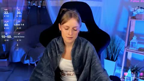 Snapshot of kiramontoyaa chatting on 09.27.25 Kira online show from 09.27.25