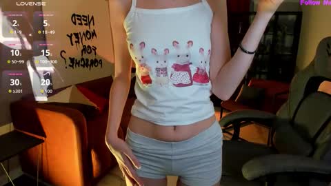 Snapshot of kiramontoyaa chatting on 10.18.25 Kira online show from 10.18.25