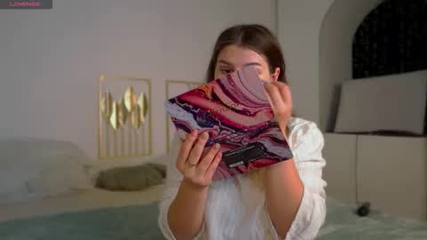 Kira online show from 10.19.25