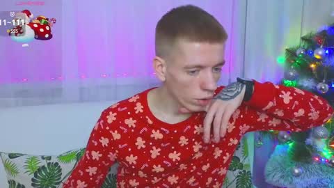 Snapshot of kireev_ chatting on 12.25.24    online show from 12.25.24