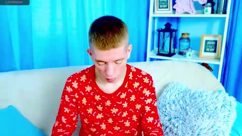 Snapshot of kireev_ chatting on 12.28.24    online show from 12.28.24