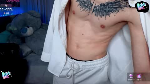 Snapshot of kireev_ chatting on 01.25.25    online show from 01.25.25