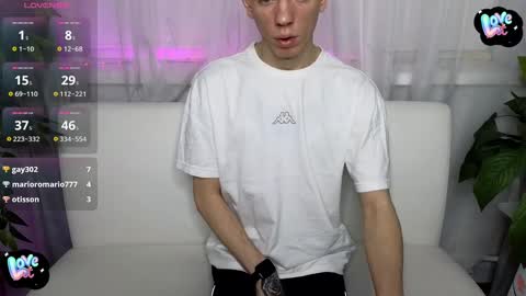 Snapshot of kireev_ chatting on 01.30.25    online show from 01.30.25