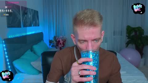 Snapshot of kireev_ chatting on 02.05.25    online show from 02.05.25