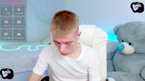 Snapshot of kireev_ chatting on 02.08.25    online show from 02.08.25