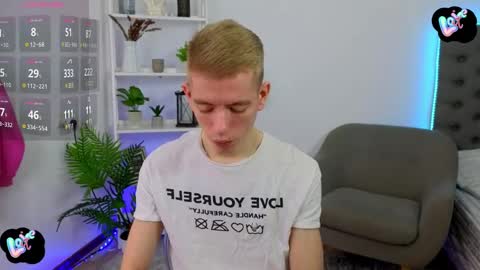 Snapshot of kireev_ chatting on 02.15.25    online show from 02.15.25