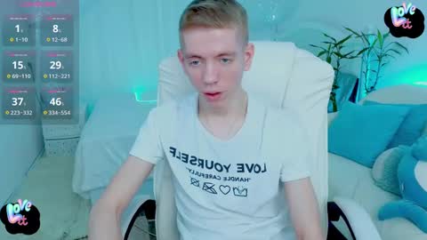 Snapshot of kireev_ chatting on 02.19.25    online show from 02.19.25