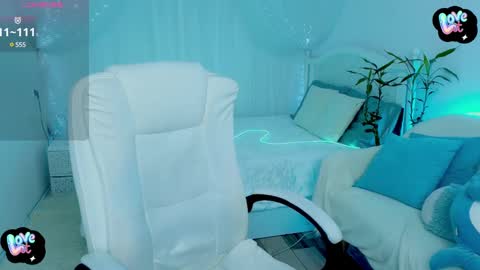 Snapshot of kireev_ chatting on 02.19.25    online show from 02.19.25
