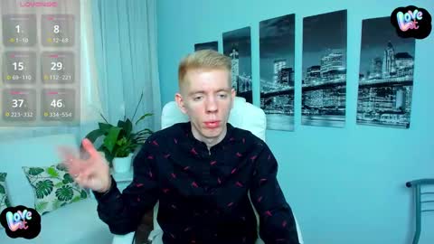 Snapshot of kireev_ chatting on 02.21.25    online show from 02.21.25