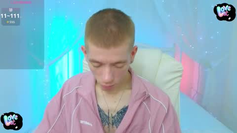 Snapshot of kireev_ chatting on 10.25.25    online show from 10.25.25