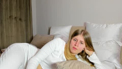 Kira online show from 11.23.25