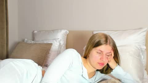 Kira online show from 04.13.26