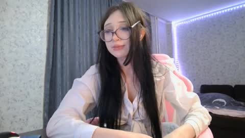 Nicole online show from 09.11.25