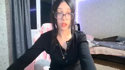 Nicole online show from 10.04.25