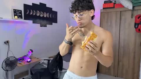 Snapshot of kisan_smith chatting on 09.23.25 Kisan online show from 09.23.25