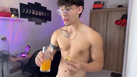 Snapshot of kisan_smith chatting on 10.08.25 Kisan online show from 10.08.25