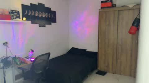 Snapshot of kisan_smith chatting on 10.13.25 Kisan online show from 10.13.25