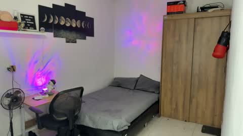 Snapshot of kisan_smith chatting on 10.20.25 Kisan online show from 10.20.25