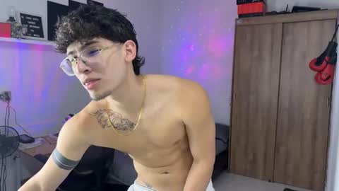 Snapshot of kisan_smith chatting on 10.28.25 Kisan online show from 10.28.25