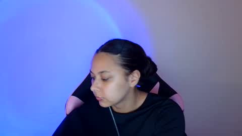 kiss_ameliaa online show from 10.30.25