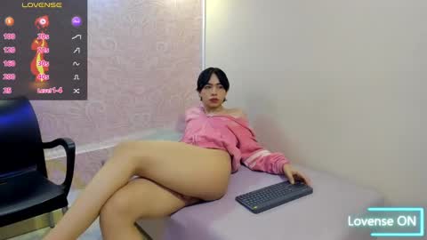 kiss_hott15 online show from 12.28.24