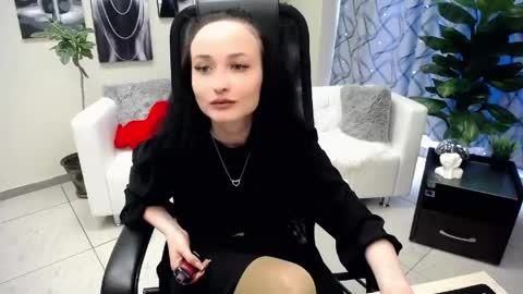 Louise online show from 04.19.26