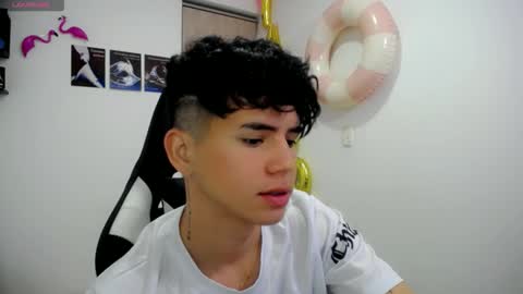 kiss_whitee online show from 09.22.25