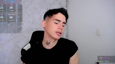 kiss_whitee online show from 10.30.25