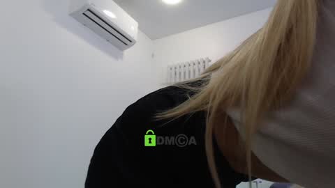 Snapshot of kissabella chatting on 01.21.25 Alexandra online show from 01.21.25