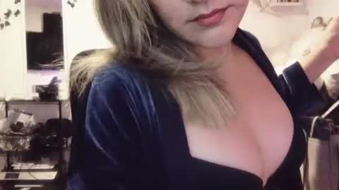 Kissah Kreampuff online show from 11.20.25