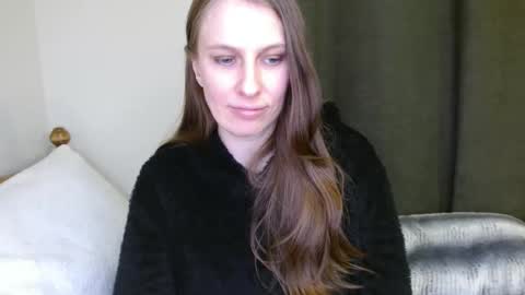 Snapshot of kissallie chatting on 01.07.25 Allie online show from 01.07.25
