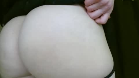 Snapshot of kissallie chatting on 01.22.25 Allie online show from 01.22.25