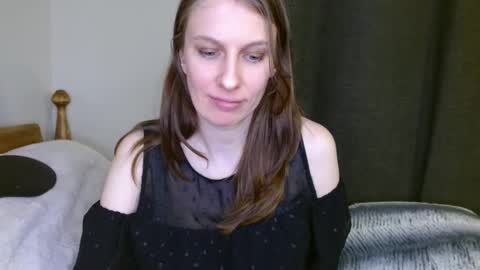 Snapshot of kissallie chatting on 02.04.25 Allie online show from 02.04.25