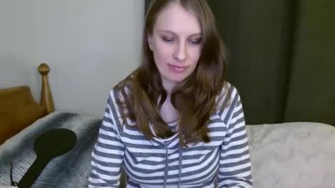 Snapshot of kissallie chatting on 02.11.25 Allie online show from 02.11.25