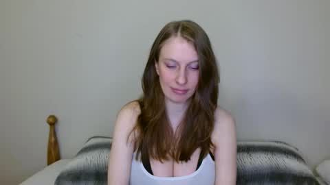 Snapshot of kissallie chatting on 02.27.25 Allie online show from 02.27.25