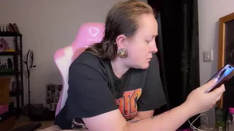 kissica online show from 11.18.25