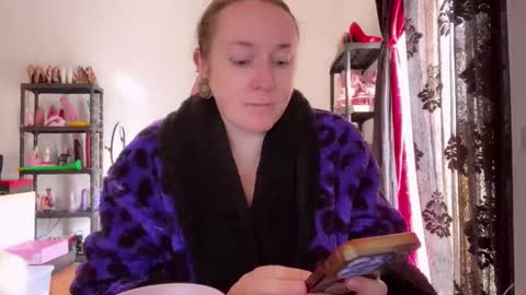 kissica online show from 11.25.25