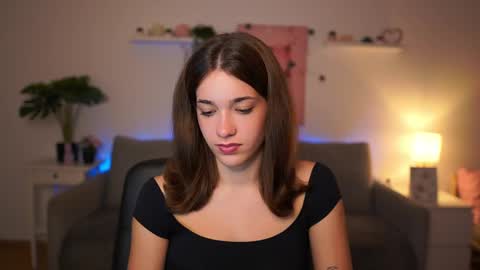 Sisi online show from 10.21.25