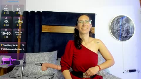 Kissing Company online show from 01.07.25