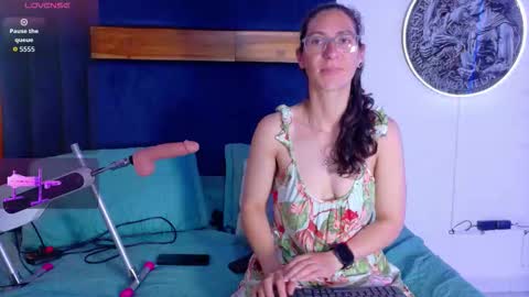 Snapshot of kissingcobank chatting on 11.18.25 Kissing Company online show from 11.18.25