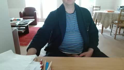 Snapshot of kisslog1 chatting on 05.14.26 kisslog1 online show from 05.14.26