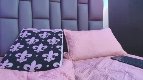 BELLA FLAME online show from 09.16.25