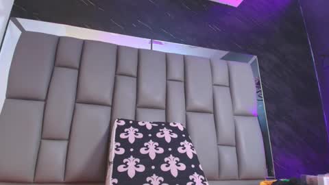 BELLA FLAME online show from 11.12.25