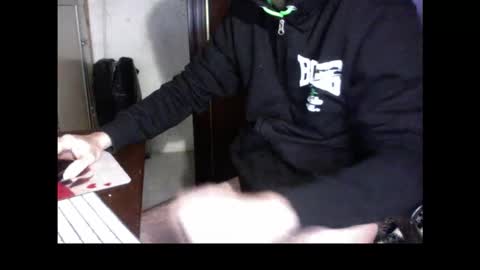 kissofbanned1983 online show from 11.28.25