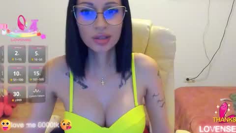 Snapshot of kisssnicol chatting on 10.26.25 kisssnicol online show from 10.26.25